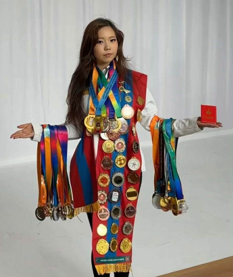 N.贡杰与奖牌